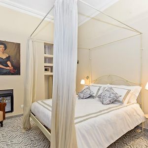 Tohouse Rooms
